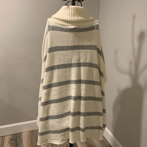 (New) Loft Women’s ponch - Picture 2 of 4